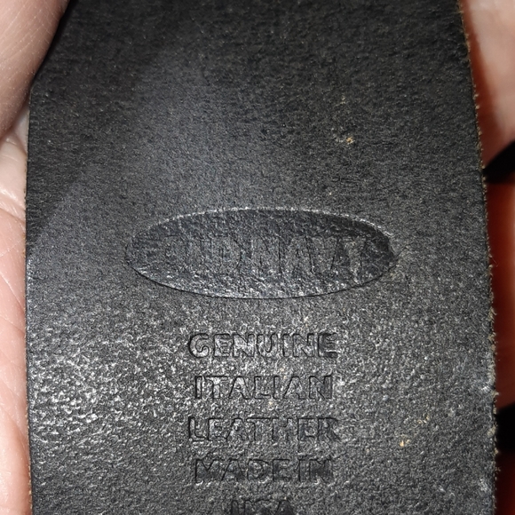 OLD NAVY 32" Leather Belt with Buckle - Picture 4 of 6